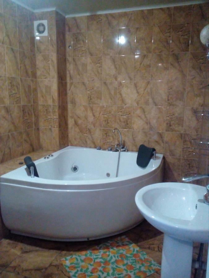 Imperial Hotel Krivoy Rog Bagian luar foto